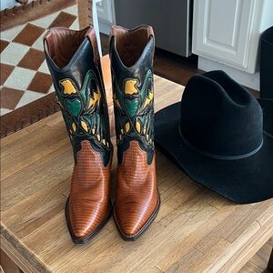 Vintage Cowboy Boots in Black and Brown with eagle